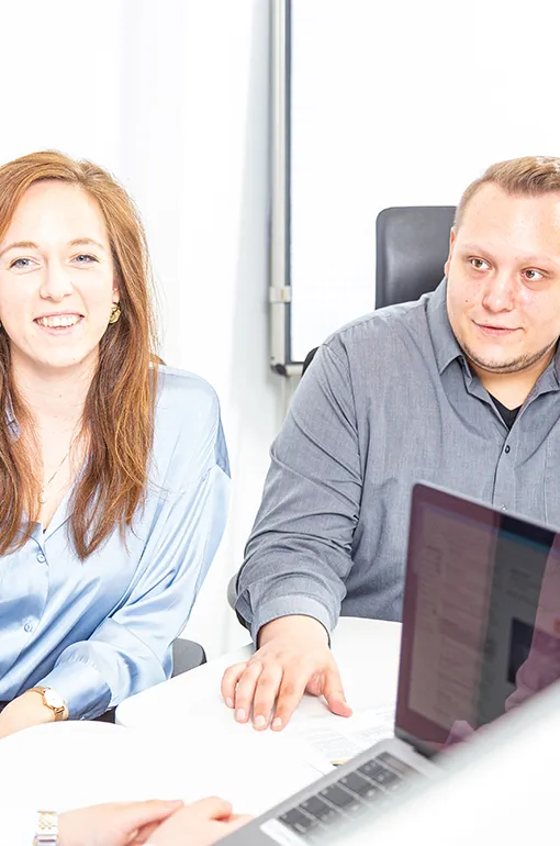 Am Online Marketing im Bereich Consulting,Split Testing arbeitet das Team von Kundenwachstum bestehend aus Annika und Patrick.