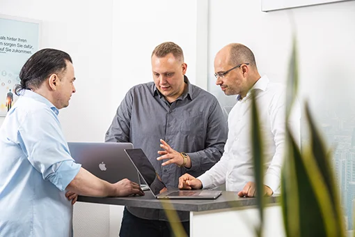 Bei der KUNDENWACHSTUM.de GmbH im Bereich Webdesign Agentur arbeitet das Team von Kundenwachstum bestehend aus Dusko, Patrick und Christian.