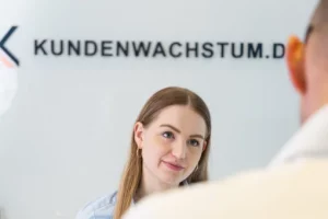 Bei der KUNDENWACHSTUM.de GmbH im Bereich Texter werden arbeitet das Team von Kundenwachstum bestehend aus Sarah und Christian.
