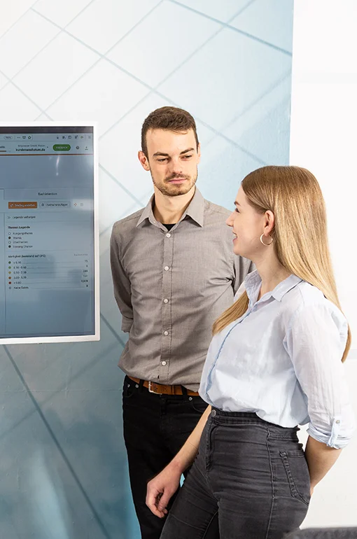 Am Online Marketing Über uns im Unternehmen, SEO Agentur Zürich arbeitet das Team von Kundenwachstum bestehend aus Tim und Sarah.